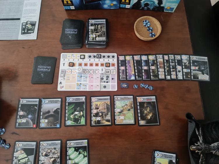 Race for the Galaxy French edition board and tableau cards spread on the table